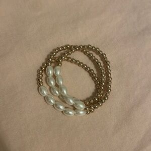 Pearl stretch bracelet